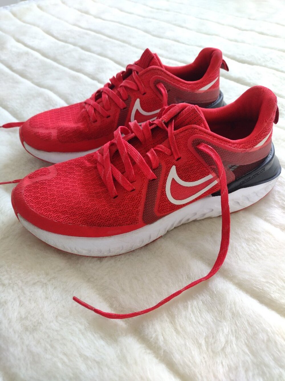 Nike Legend React 2 Men's Sneaker Size 8 University Red White AT1368-600